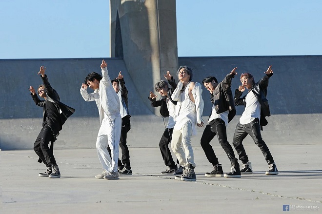 BTS, tung ảnh hậu trường MV ON, nóng bỏng mắt ARMY, BTS ON, ON BTS, BTS 2020