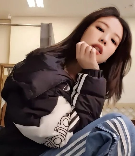 Blackpink, fan chết ngất, Jennie đổi biểu cảm trong nháy mắt, Jennie Blackpink, Blackpink jennie