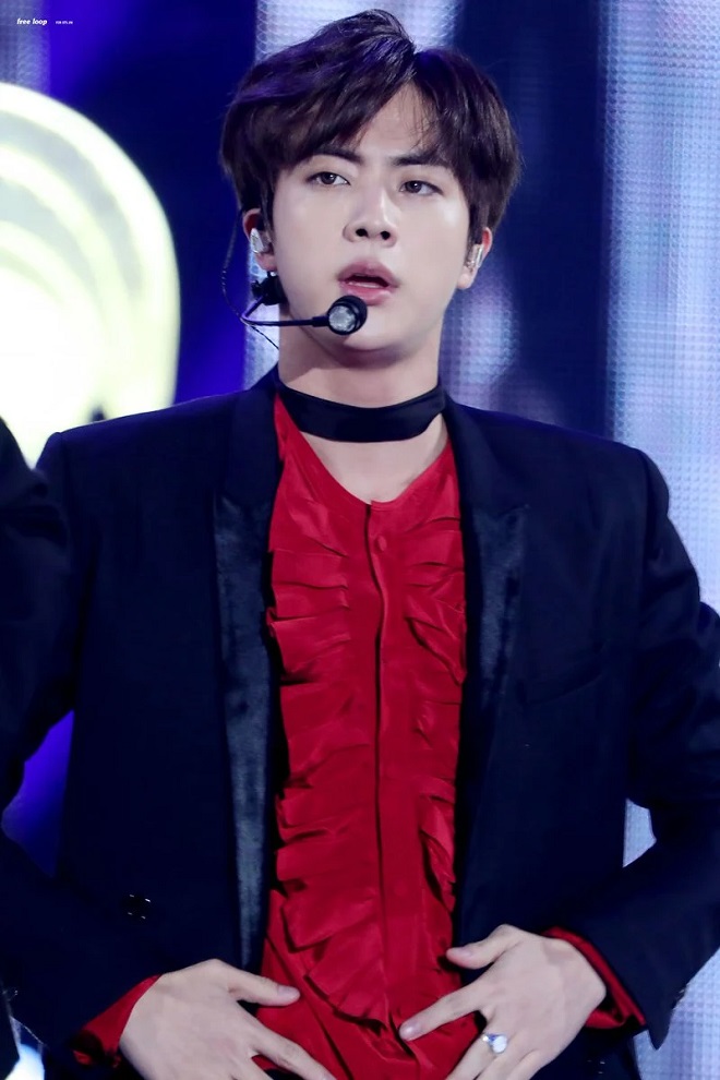 BTS, Jin đeo choker, Jin đeo vòng cổ, vòng cổ của Jin, hút hồn ARMY, worldwide handsome, Jin BTS, ARMY, Kpop