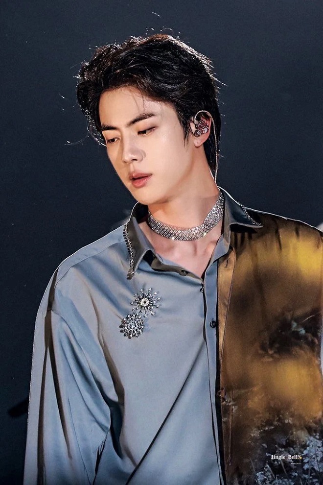 BTS, Jin đeo choker, Jin đeo vòng cổ, vòng cổ của Jin, hút hồn ARMY, worldwide handsome, Jin BTS, ARMY, Kpop