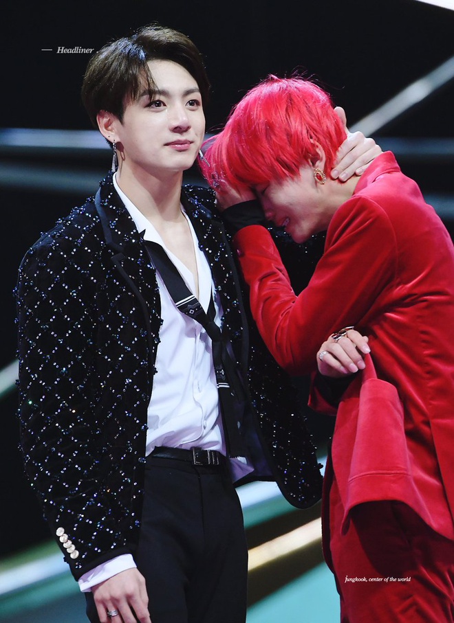 Suga, BTS, BTS tiết lộ bài hát viết về tan rã, Outro: Tear, Love Yourself: Tear, tập 6 của Break The Silence