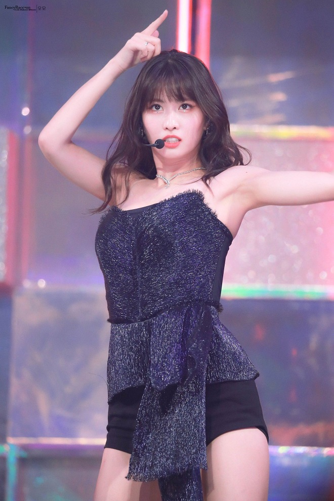 Twice, Momo gợi cảm với trang phục, on stage, Twice momo, Momo Twice, Twice 2020