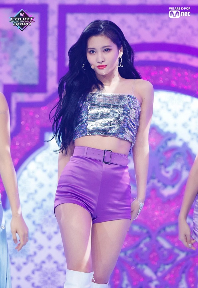 Twice, Momo gợi cảm với trang phục, on stage, Twice momo, Momo Twice, Twice 2020