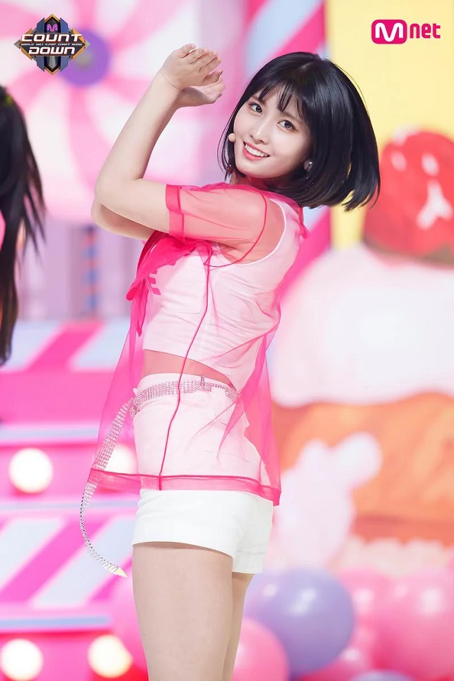 Twice, Momo gợi cảm với trang phục, on stage, Twice momo, Momo Twice, Twice 2020