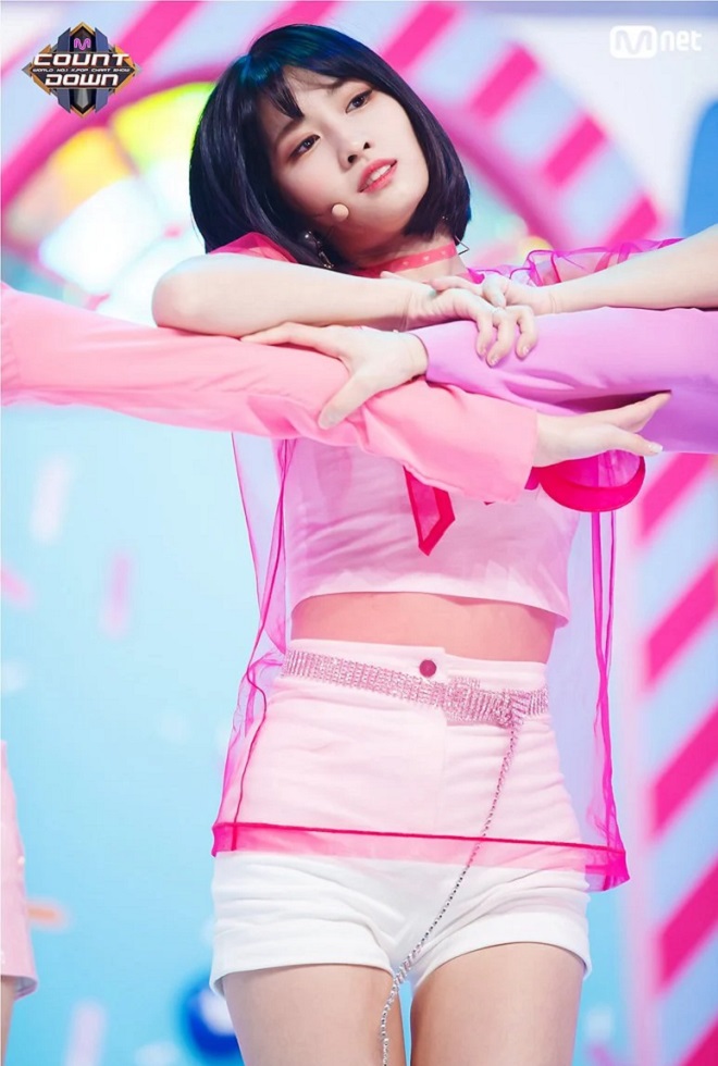 Twice, Momo gợi cảm với trang phục, on stage, Twice momo, Momo Twice, Twice 2020