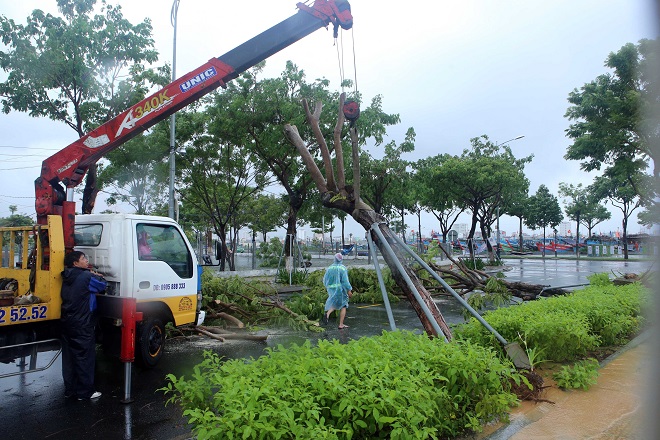 Bão số 6, Trung Bộ, Miền Trung, Huế, Đà Nẵng, Kon Tum, Hà Nội, mưa lũ