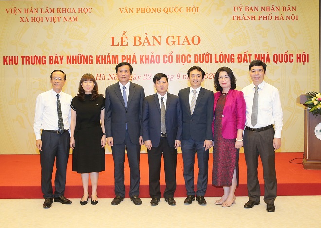 Lễ bàn giao, khám phá khảo cổ học, dưới lòng đất, Nhà Quốc hội, khu trưng bày