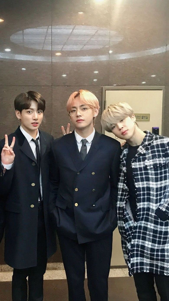 BTS, Jungkook, Jungkook tẽn tò đứng dưới mưa chịu thua đàn anh, V BTS, Jimin