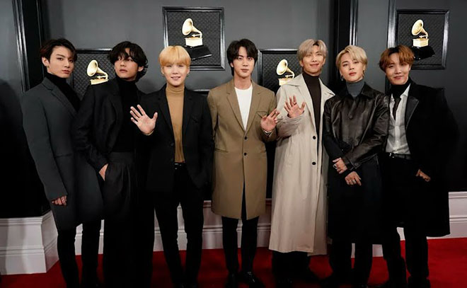 BTS, Trang phục của BTS tại Grammy, BTS trên thảm đỏ Grammy, V BTS, Jungkook, Tin bts