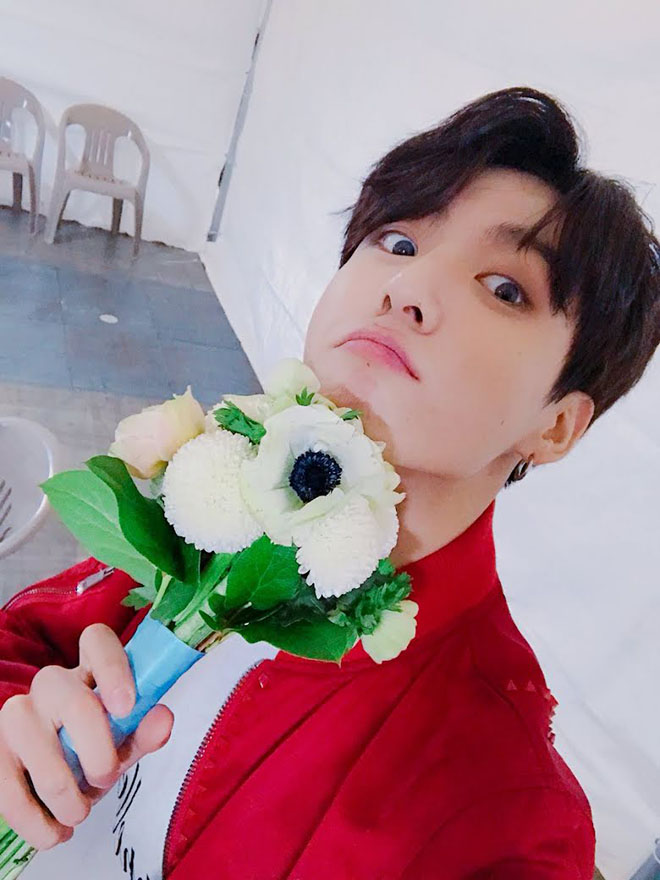 BTS, Jungkook, Jungkook khiến ARMY khủng hoảng, Jungkook tán tỉnh fan, Suga, Tin bts