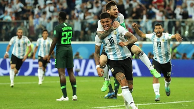 ĐIỂM NHẤN Argentina 2-1 Nigeria: Ơn trời, Messi đã cười. Hai thay đổi quyết định số phận Argentina