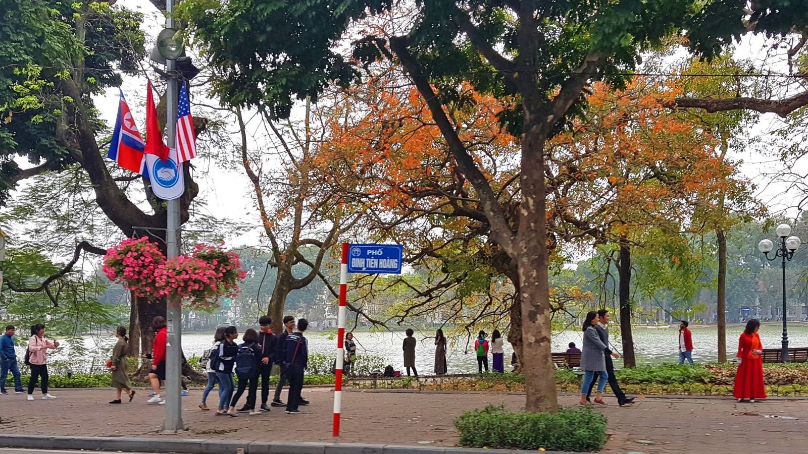 Chùm ảnh: Hà Nội trang hoàng đường phố chào mừng Hội nghị thượng đỉnh Mỹ - Triều Tiên lần 2