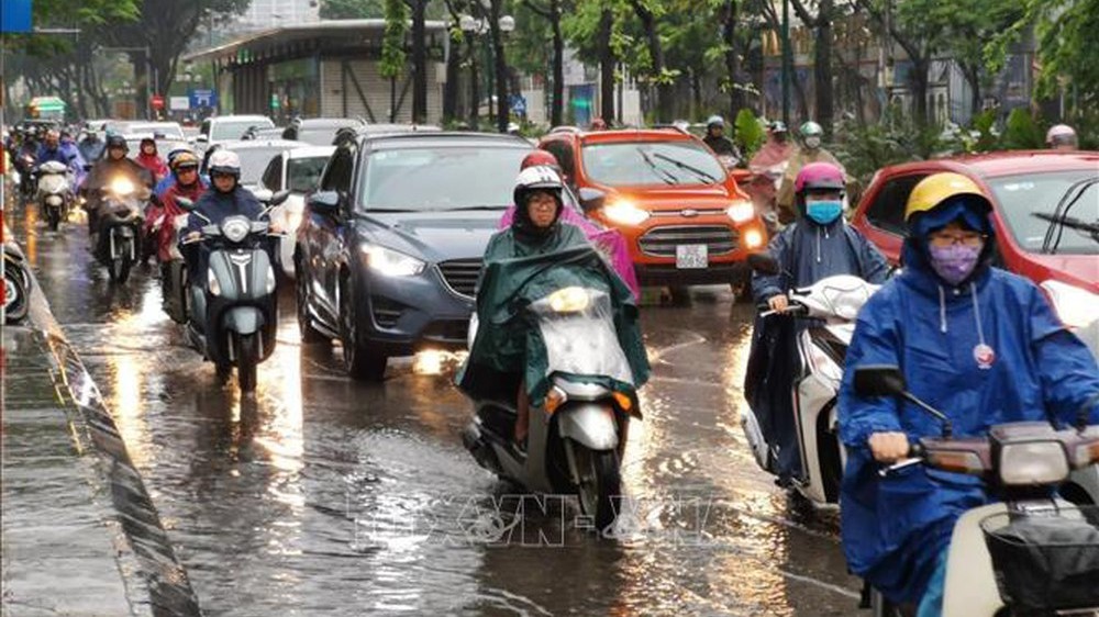 Đêm 12/7, Bắc Bộ, Trung Bộ chiều tối và đêm có mưa và dông