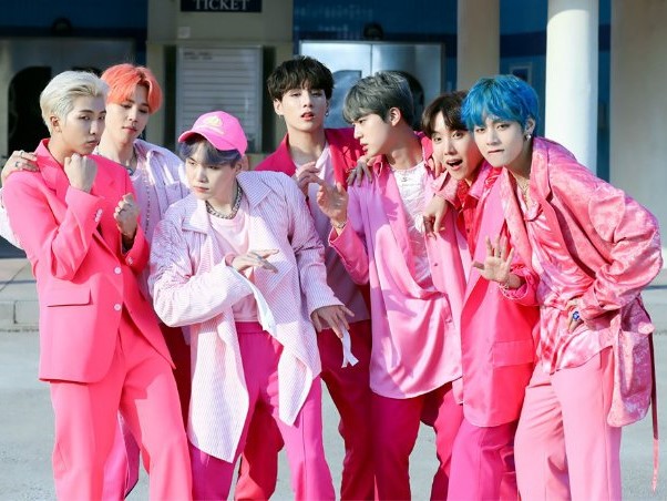 BTS, Boy with Luv, Sách về BTS, BTS album, Map of the Soul Persona, Bts, bts, bts nhận lời cảm ơn, bts và sách map of the soul persona, sách jung's map of the soul