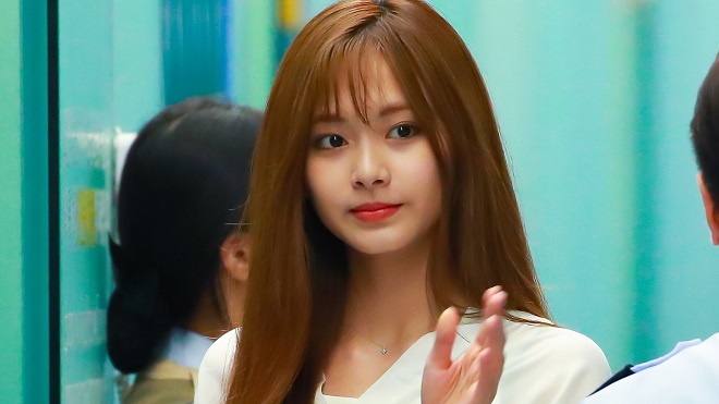 Tzuyu TWICE tiết lộ lý do bất ngờ thay đổi diện mạo với tóc mái thưa