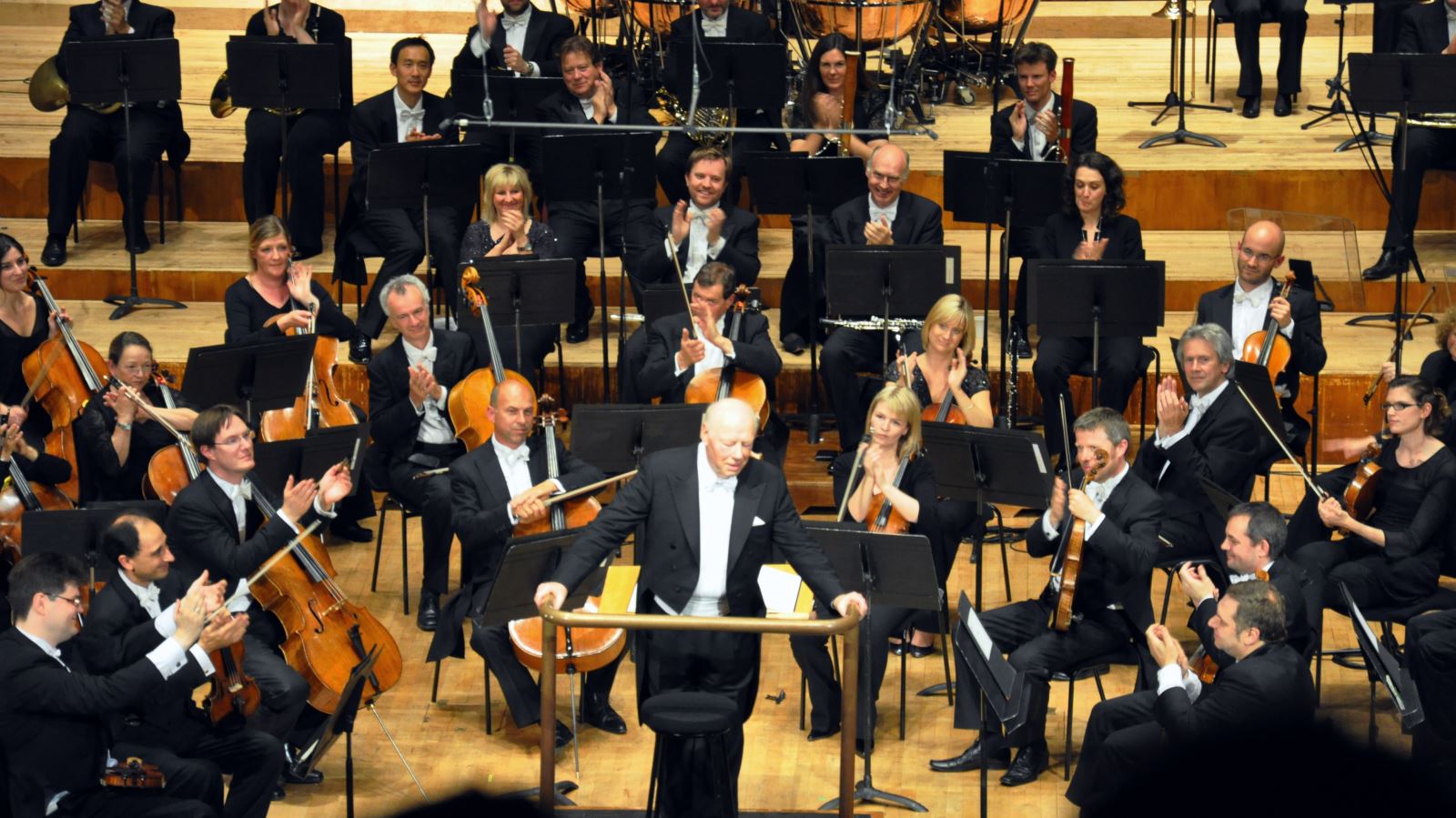 Dàn nhạc danh tiếng London Symphony Orchestra trình diễn 'Tiến quân ca' ở Hà Nội