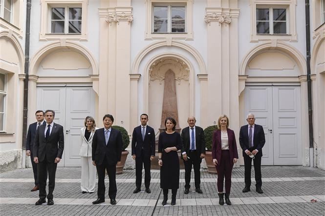 Tình hình Ukraine, Quan hệ Nga Ukraine, Căng thẳng Nga Ukraine, Donetsk và Lugansk, căng thẳng Nga Mỹ, Nga và NATO, quốc phòng nga, tình trạng khẩn cấp ở Ukraine