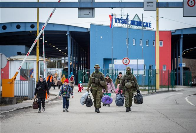 Tình hình Ukraine, Quan hệ Nga Ukraine, Căng thẳng Nga Ukraine, Donetsk và Lugansk, căng thẳng Nga Mỹ, Nga và NATO, quốc phòng nga, tình trạng khẩn cấp ở Ukraine