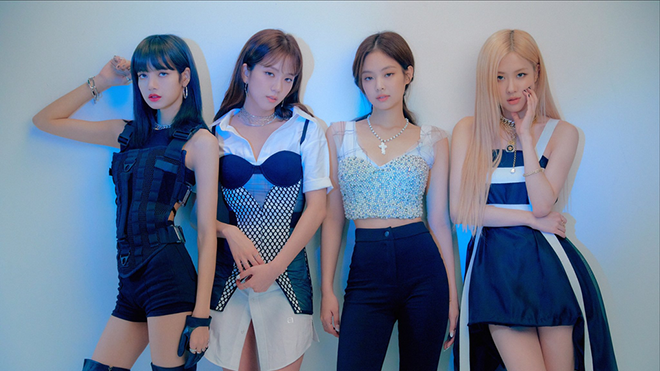 Blackpink, Jennie, Jisoo, Rosé, Lisa, quà năm mới từ Blackpink, túi hàng hiệu, Prada