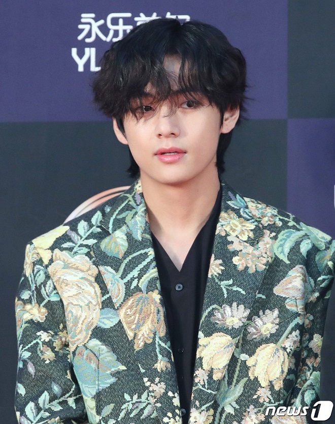 BTS, V BTS, kiểu tóc của BTS, ARMY, V hair style, BTS 2020