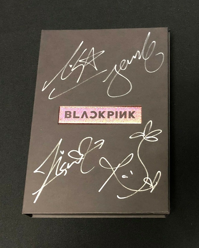 Blackpink, Jennie, Jisoo, Lisa, Rosé, Những món đồ lưu niệm siêu đắt của Blackpink, blackpink album, blackpink photobook