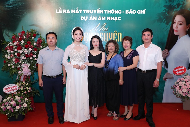 Sao mai huyền trang, huyền trang sao mai 2013, mãi vẹn nguyên, lời yêu lặng thầm, em vẫn đợi anh, những bông hoa trinh nữ, Dự án sao mai Huyền Trang