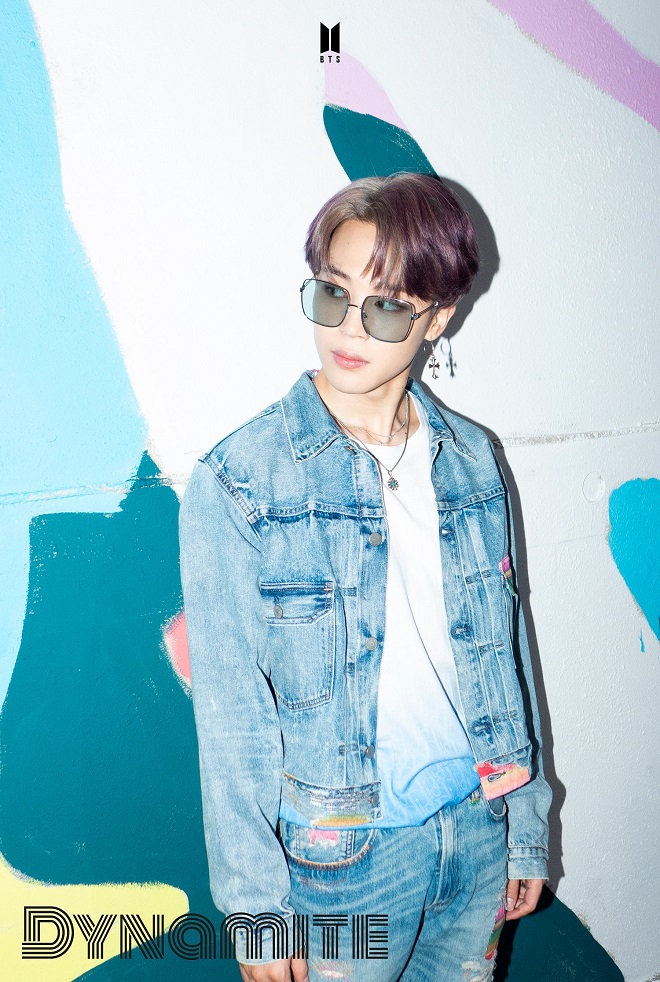 BTS, Jimin, BTS Dynamite, thời trang BTS, denim-on-denim JImin, Jimin denim, phong cách thời trang của BTS, JImin fashion, bts poster dynamite, dynamite bts