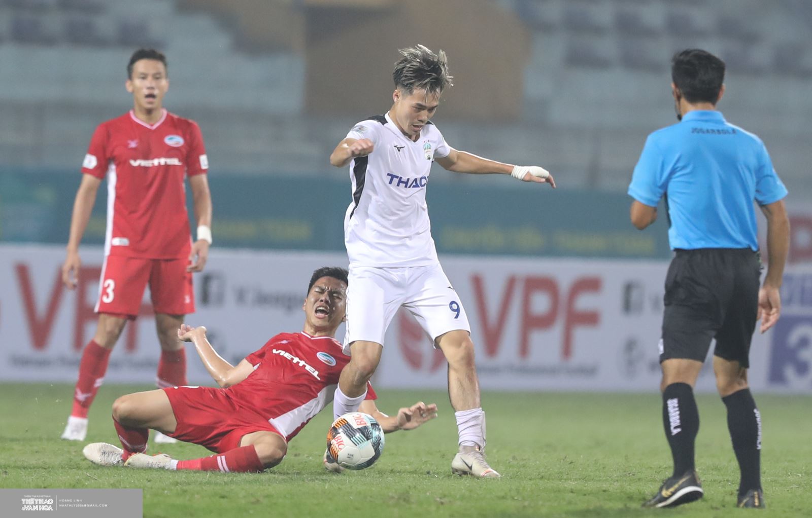 bóng đá Việt Nam, lịch thi đấu bóng đá Việt Nam hôm nay, HAGL, Viettel, COVID-19, hoãn V League vì COVID-19, bảng xếp hạng V League, VFF, VPF, Văn Toàn