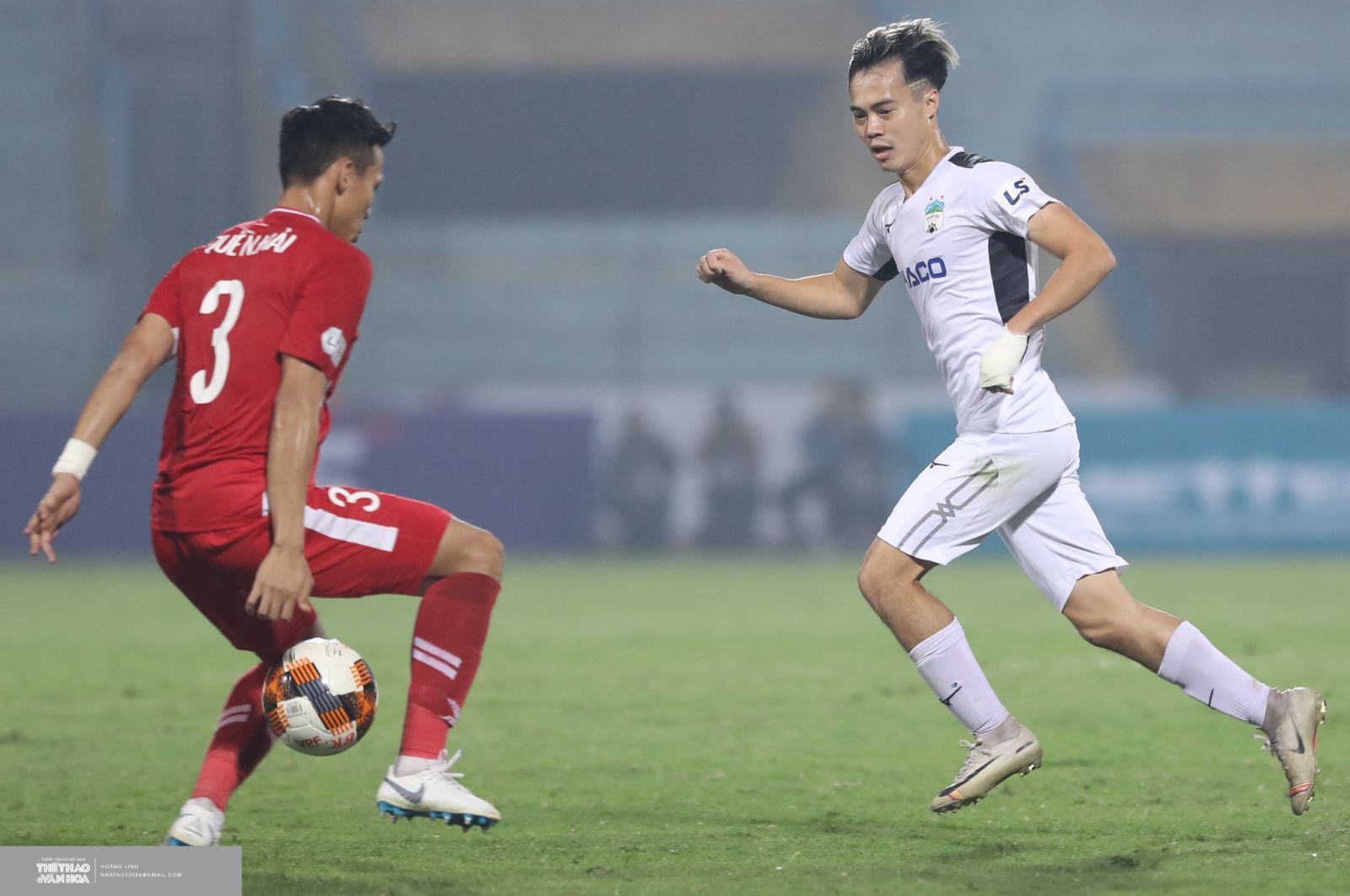 bóng đá Việt Nam, lịch thi đấu bóng đá Việt Nam hôm nay, HAGL, Viettel, COVID-19, hoãn V League vì COVID-19, bảng xếp hạng V League, VFF, VPF, Văn Toàn, Quế Ngọc Hải