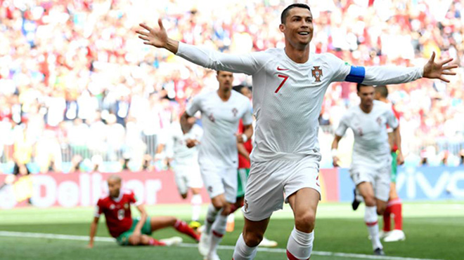 CẬP NHẬT sáng 21/6: Ronaldo phá kỷ lục vĩ đại của Puskas. Messi bị đối xử bất công. M.U hoàn tất vụ Fred