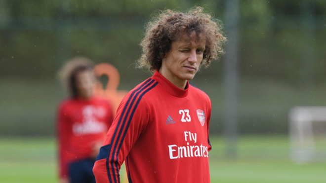 Arsenal bị chỉ trích vì mất 24 triệu bảng cho 1 năm sử dụng David Luiz