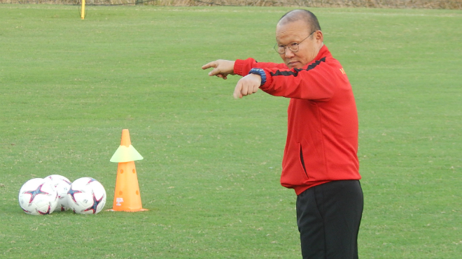 Tuyển Việt Nam ‘cấm cửa’ truyền thông, Hàn Quốc mua bản quyền AFF Cup 2018