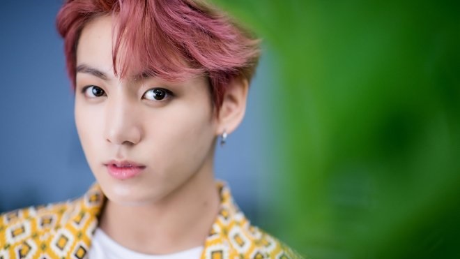 Lộ diện đàn em của BTS, đẹp trai không thua gì Jungkook