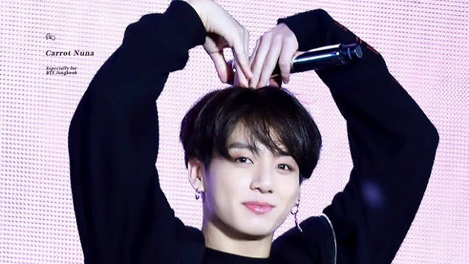 Nhớ tới ARMY, Jungkook BTS đã thiết kế chiếc áo độc đáo, nhiều ý nghĩa này