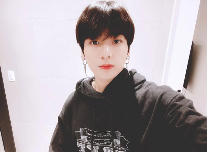 Jungkook BTS, Jungkook cắt tóc, Jungkook thu âm mixtape mới, Mixtape Jungkook, mái tóc của Jungkook, Jungkook tóc dài