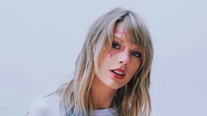 Taylor Swift nhờ fan can thiệp khi không được phép biểu diễn nhiều ca khúc của chính mình