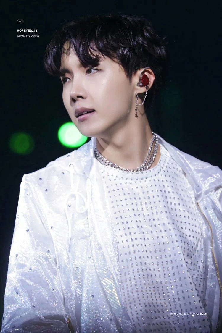 BTS, J-Hope, Những khoảnh khắc tán tỉnh của J-Hope khiến fan đỏ mặt, nụ cười của J-Hope, ARMY, Kpop