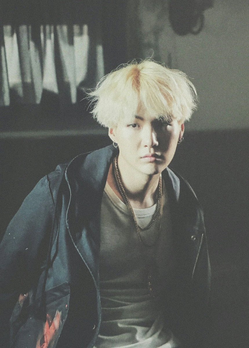 Suga BTS, Suga BTS cực quái trong MV và mixtape mới, Mixtape mới của Suga, mixtape mới D-2 của Suga, rapper Agust D, sample Daechwita, a khúc mới của Suga