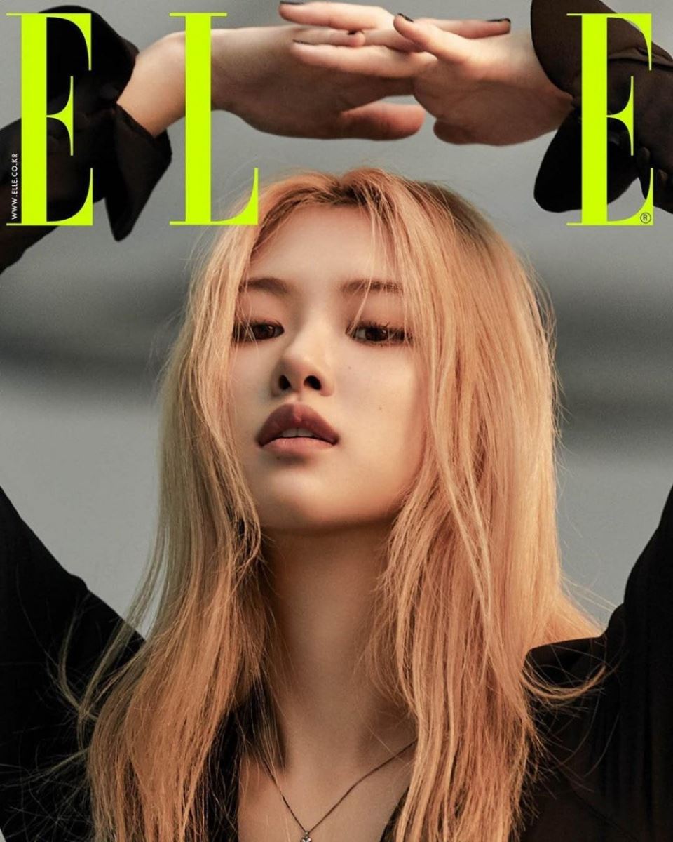 Tối nay, hãy cùng thưởng thức bộ ảnh mới nhất của Rosé trên tạp chí Elle. Với phong cách thời trang táo bạo và nét đẹp nữ tính, nàng ca sĩ chính là thiên thần trên đất của Kpop.