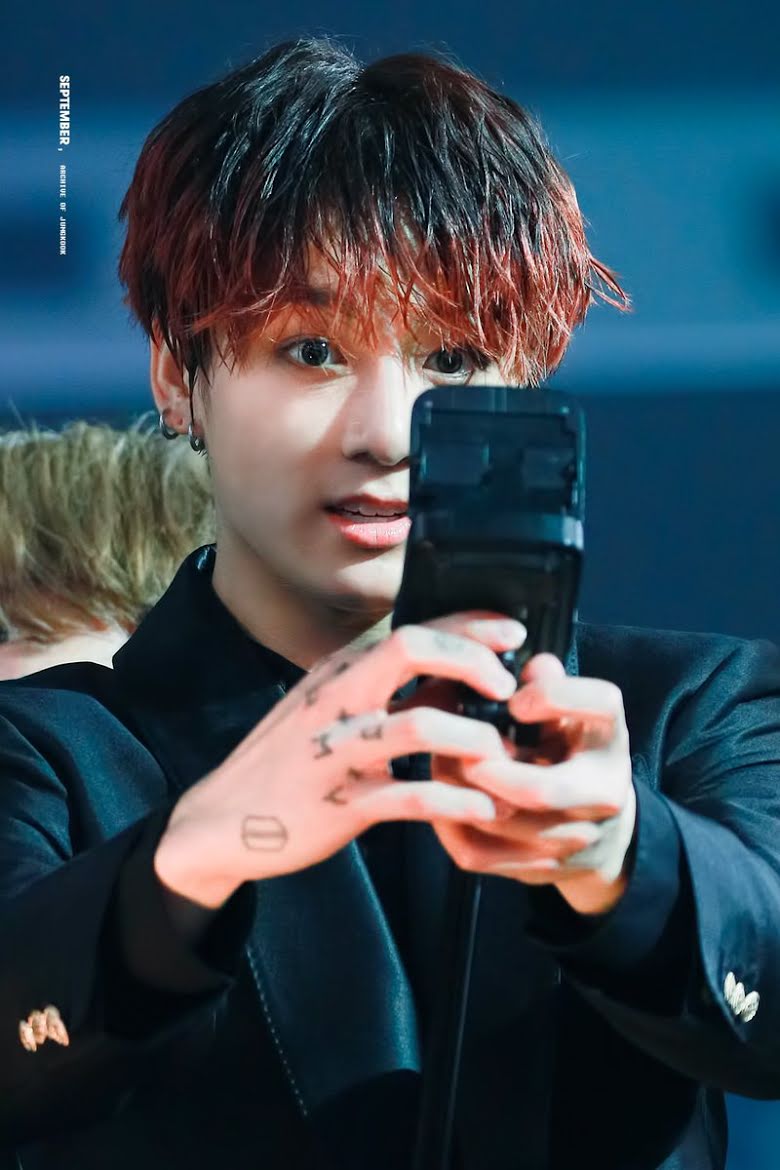 BTS, Jungkook, Hình xăm mới của Jungkook, Những hình xăm của các thành viên BTS, The Most beautiful Moment in Life Pt.1, The Most Beautiful Moment in Life Pt.2