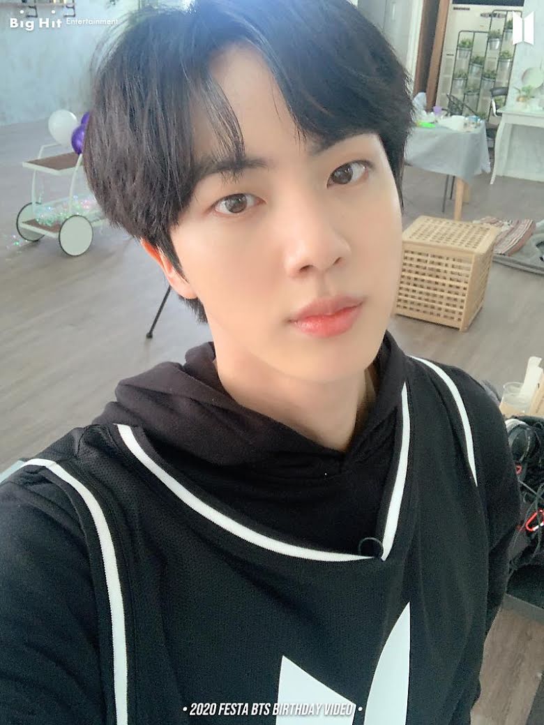 BTS, Jin, Eat Jin, Jin phải từ bỏ đam mê, Jin mê nấu ăn, Jin bị dị ứng, Jin bị dị ứng gì, jin dị ứng tỏi, jin dị ứng khoai tây, mukbang JIn