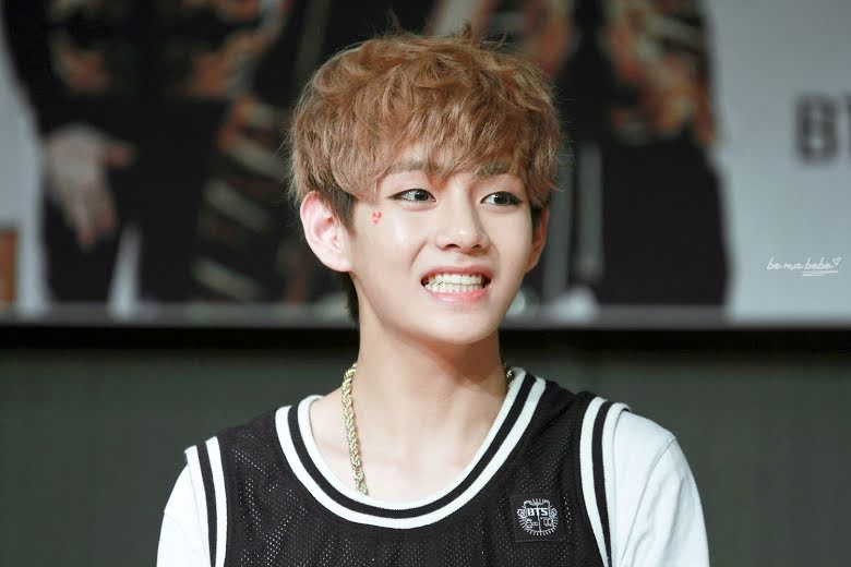 BTS, V, V thay đổi theo thời gian, V thời mới ra mắt, V độc đáo, V khó chịu thời debut, con người V thời debut, quan hệ V Jin