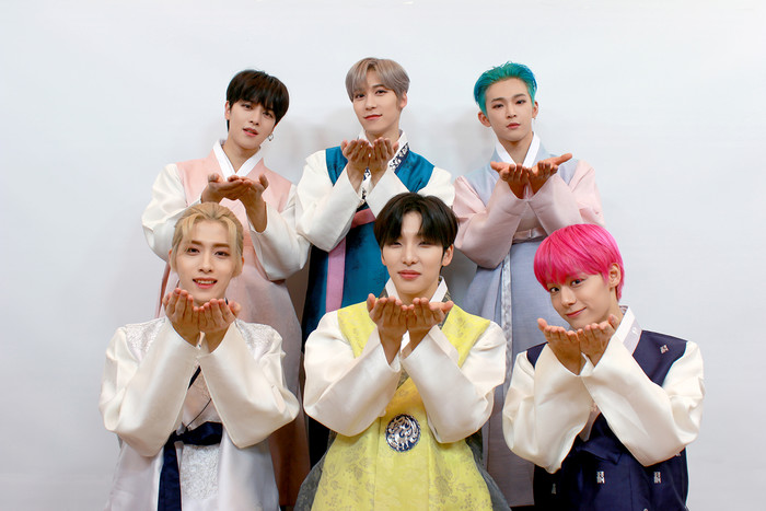 Kpop, BTS, TXT, Tân Sửu, Hanbok, NCT, Kpop đón Tân Sửu, Idol mặc hanbok 2021, Kpop tết nguyên đán, BTS tết tân sửu, BTS tết nguyên đán 2021