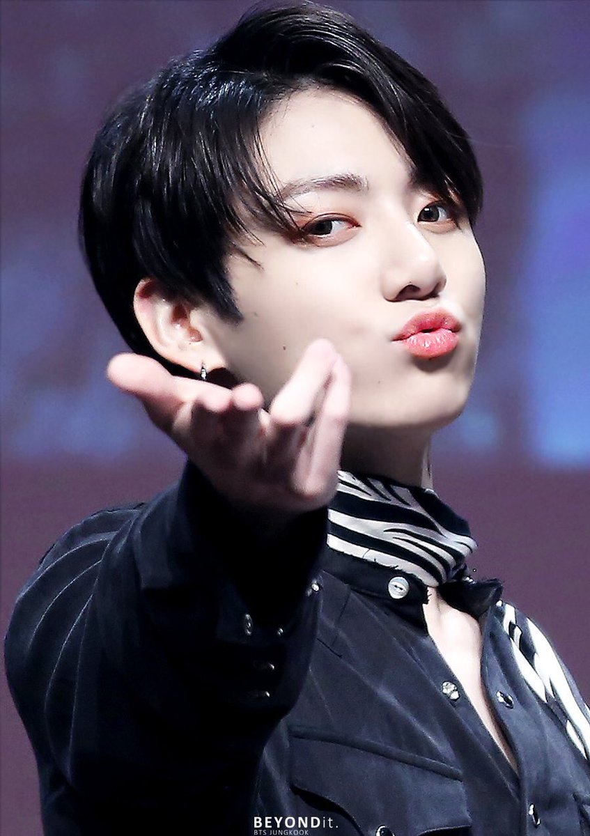 BTS, Jungkook, Jungkook BTS, Jungkook chơi khăm trên zoom, Jungkook zoom, giả làm Jungkook trên zoom, phản ứng người lớn gặp Jungkook, người lớn thấy sao về Jungkook