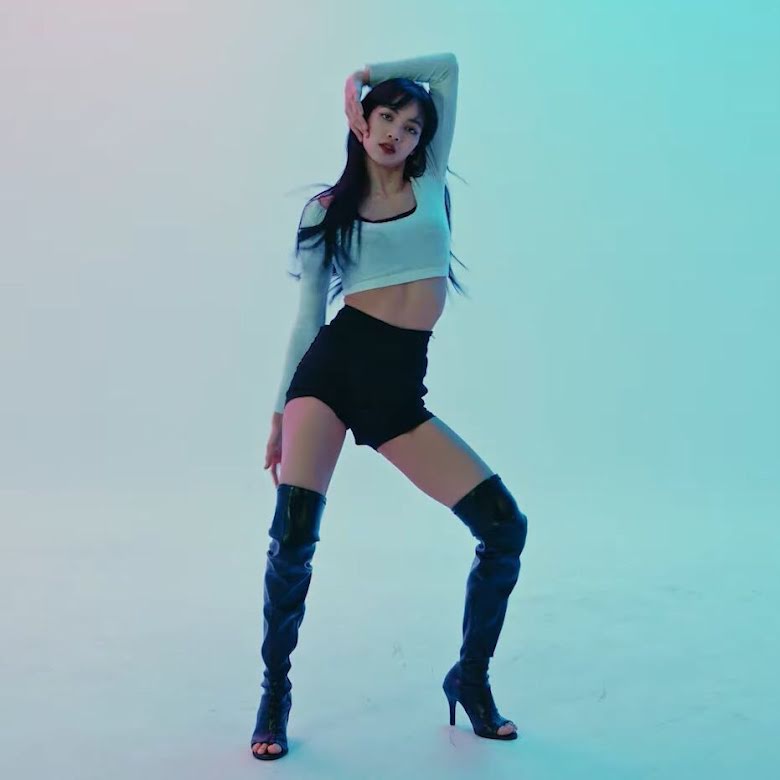 blackpink, jennie, rose, lisa, lisa scandal, những bê bối của lisa, xúc động cách lisa vượt bê bối, lisa bê bối, lisa solo, lisa lalisa, lalisa, con người thật lisa