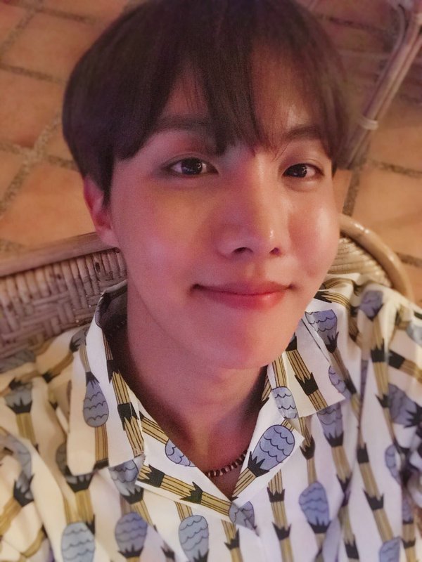 bts, j-hope, j-hope mặt mộc, j-hope bare face, j-hope no makeup, bts bare face, bts no makeup, bts mặt mộc, jungkook, jimin, v bts, jungkook handsome, bạn gái jungkook