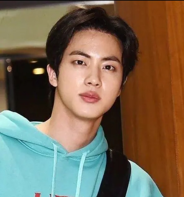 bts, jin, jin 2022, mặt mộc bts, mặt mộc jin bts, jin bts bare face, jin bts handsome, jin bts đẹp trai, jin bts cute, jin bts real life, con người thật jin bts