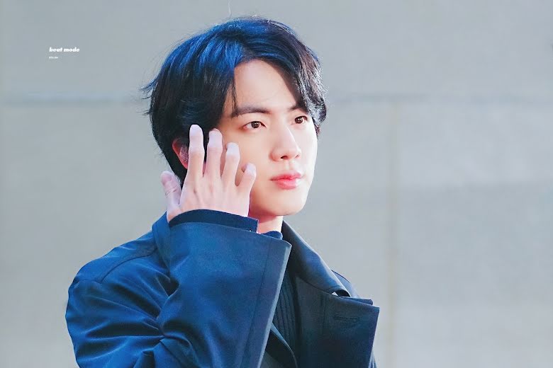 bts, jin, jin bts, jin lịch lãm giải cứu army gặp sự cố, jin ghèn mắt, jin funny, jin ấm áp, con người thật jin, jin bts cute, jin bts warm, jin bts handsome, jungkook