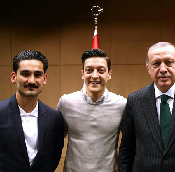 Oezil từ giã tuyển Đức, Oezil, Gundogan, Erdogan