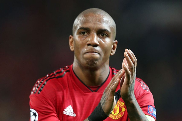 Chuyển nhượng mùa đông, chuyển nhượng Man United, chuyển nhượng MU, chuyển nhượng M.U, Inter Milan mua Ashley Young, Rashford ở lại MU, Manchester United, Man United, MU